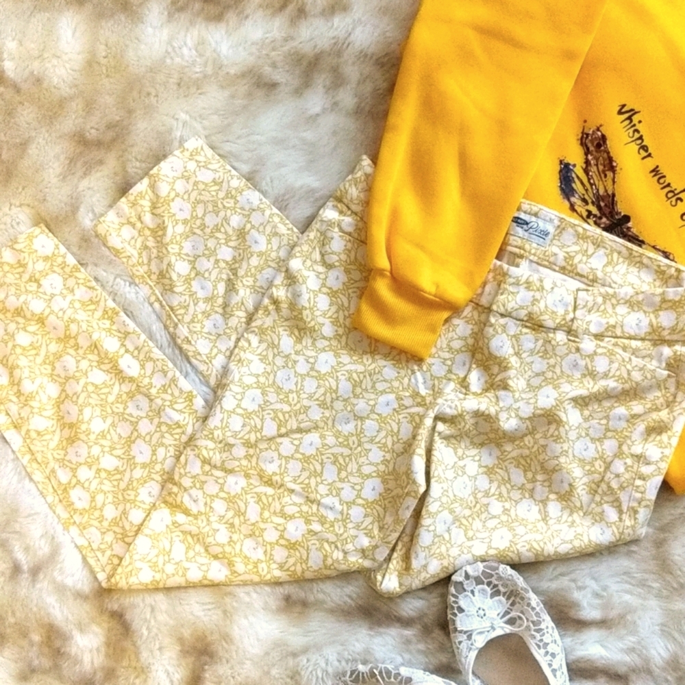 Springy Floral Ankle Pants!! 🌼🌻